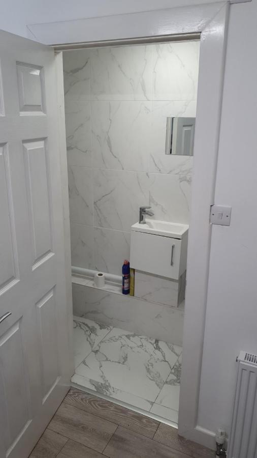 House 1905 - Self Catering Serviced Apartment Tidworth Luaran gambar