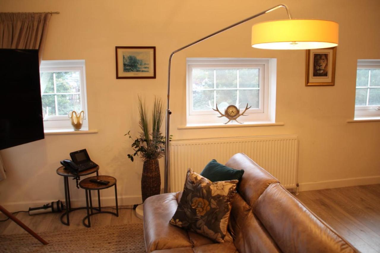 House 1905 - Self Catering Serviced Apartment Tidworth Luaran gambar