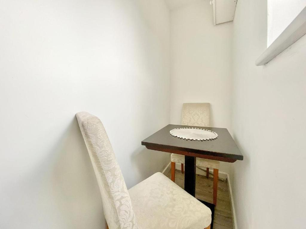 House 1905 - Self Catering Serviced Apartment Tidworth Luaran gambar